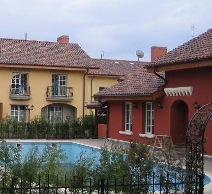 2001_Sunflower_-_22_villas%2C_club.jpg